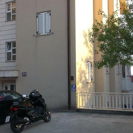 Apartment Viki Макарска Екстериор снимка