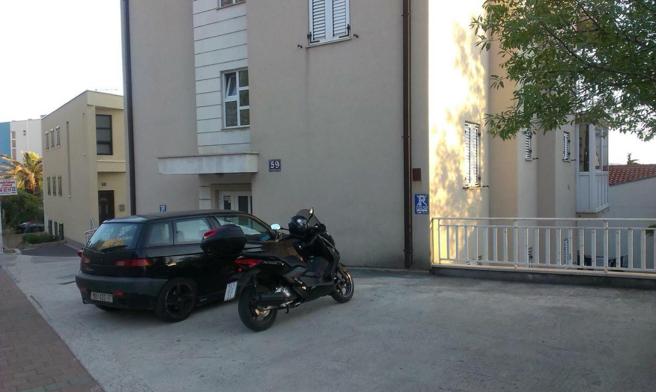 Apartment Viki Макарска Екстериор снимка