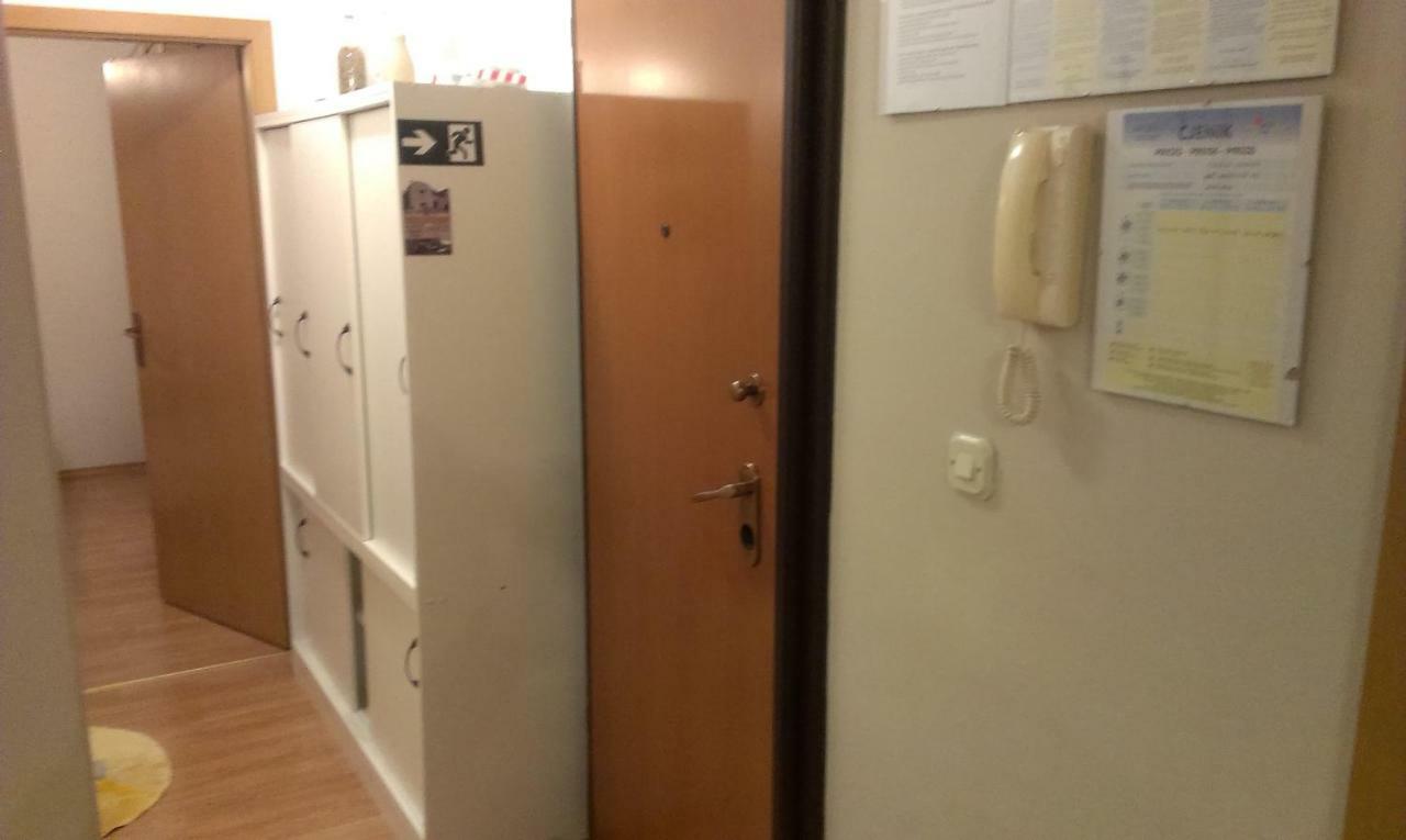 Apartment Viki Макарска Екстериор снимка
