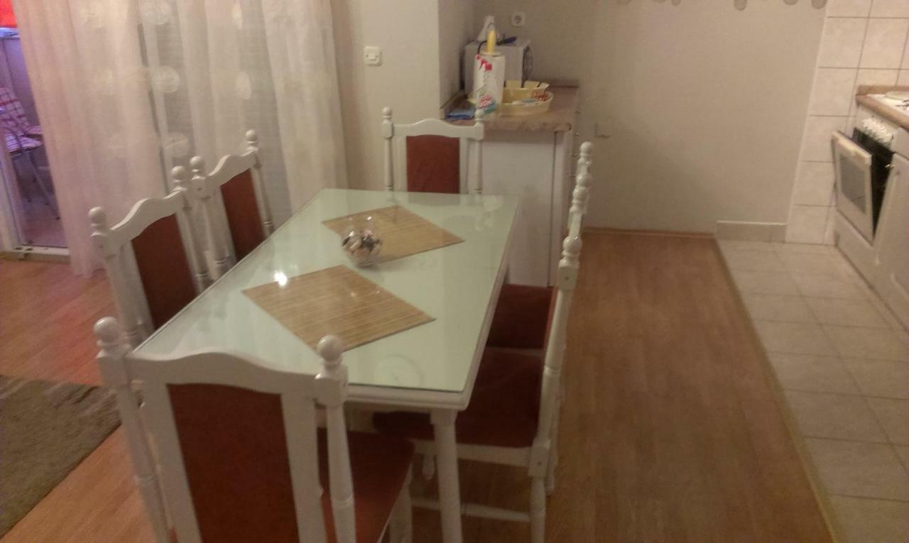 Apartment Viki Макарска Екстериор снимка