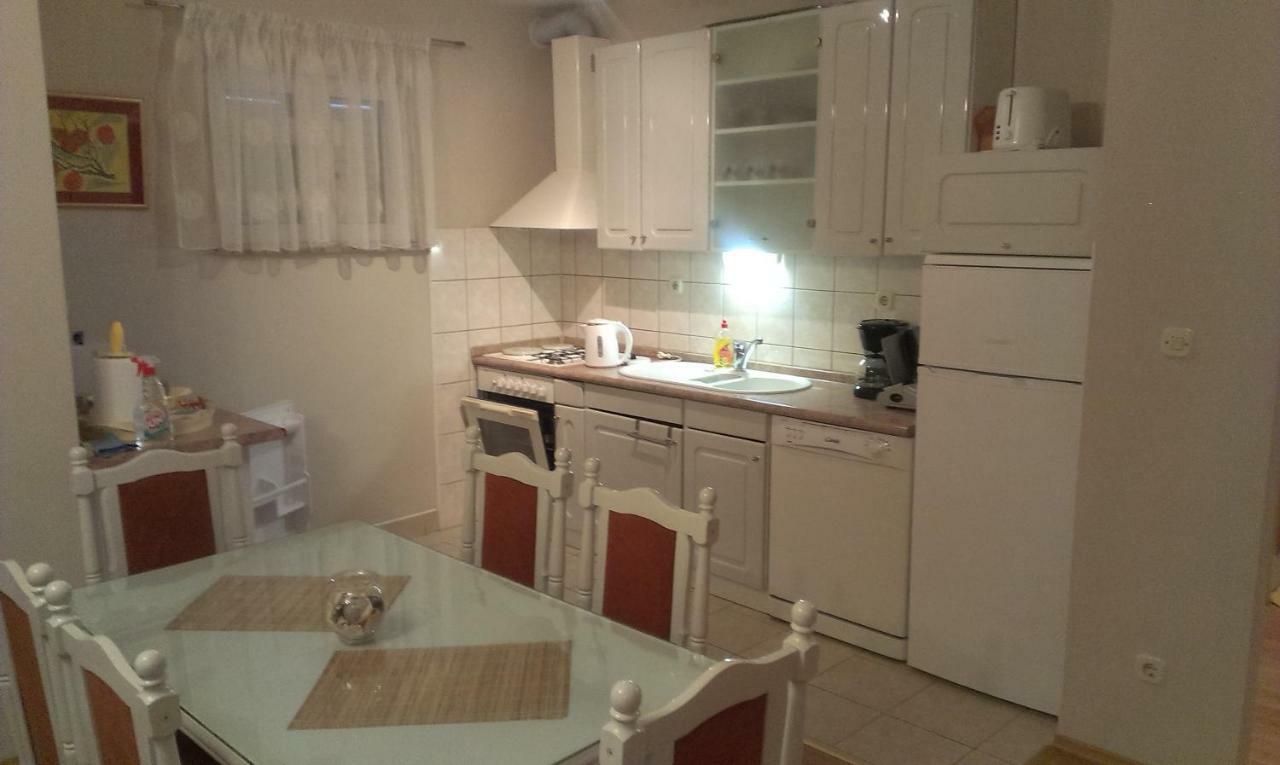 Apartment Viki Макарска Екстериор снимка