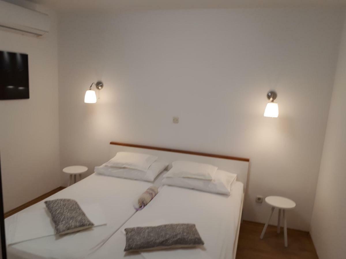 Apartment Viki Макарска Екстериор снимка