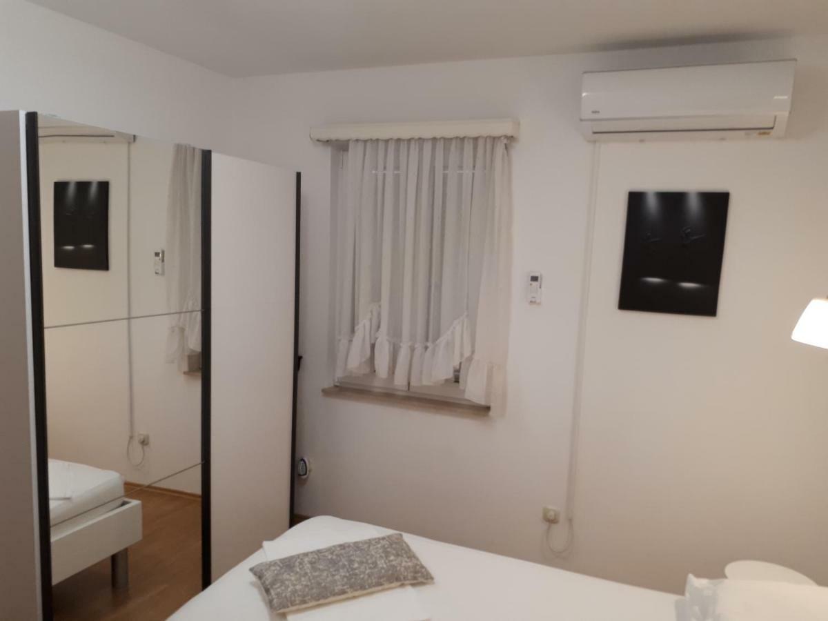 Apartment Viki Макарска Екстериор снимка