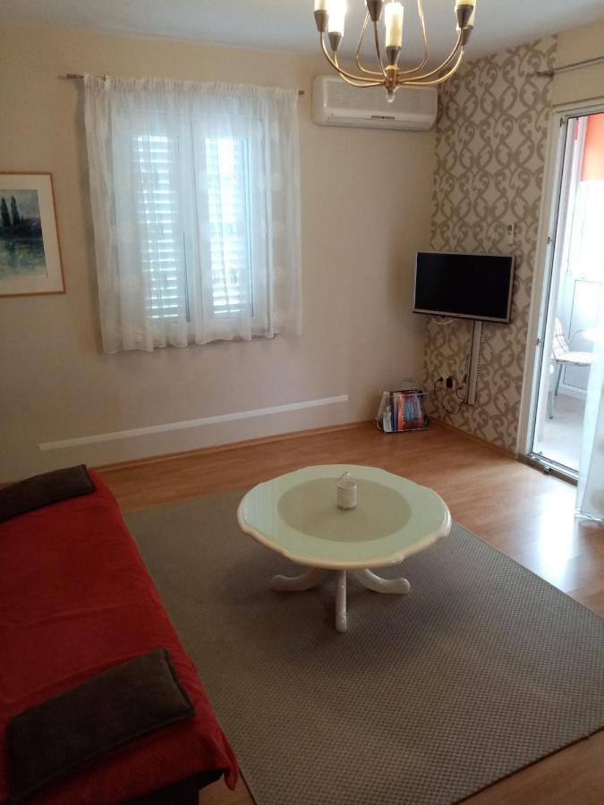 Apartment Viki Макарска Екстериор снимка