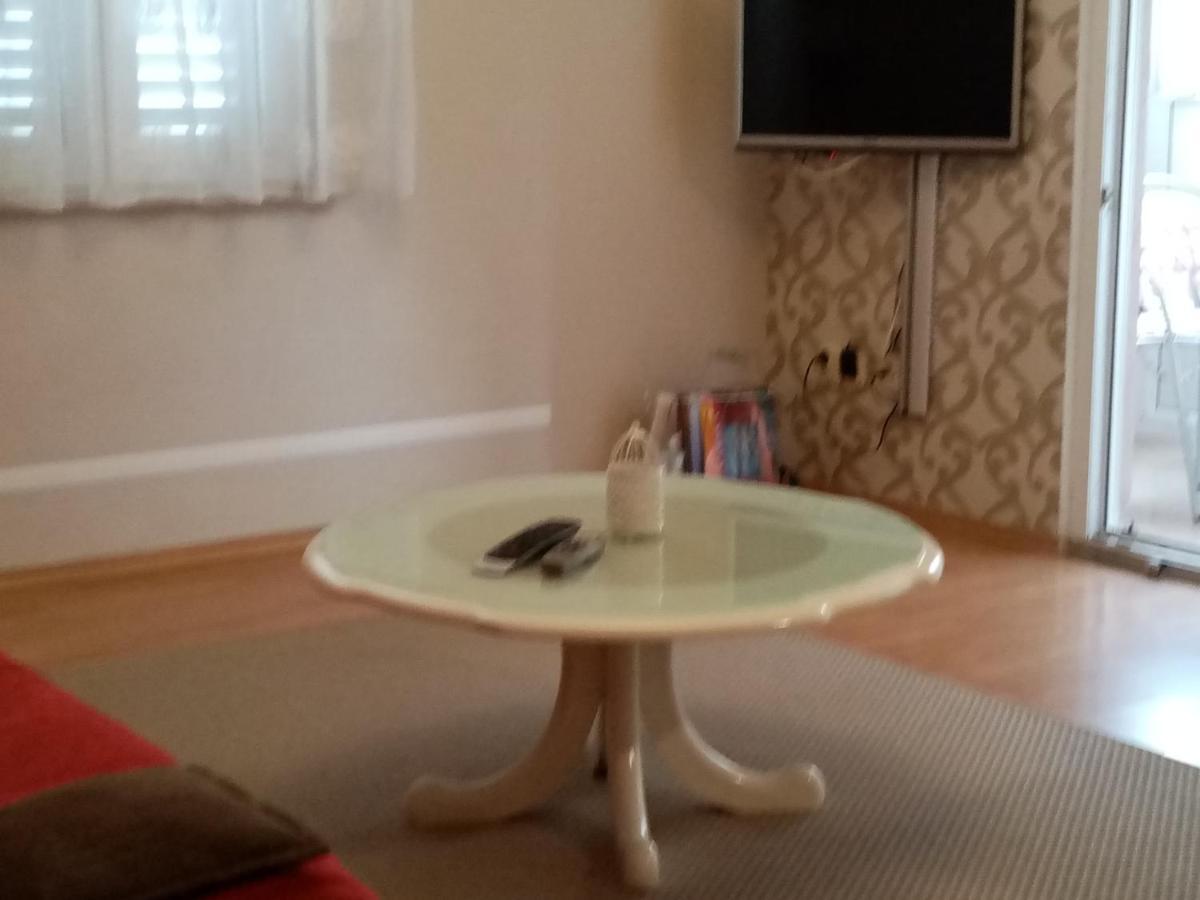 Apartment Viki Макарска Екстериор снимка